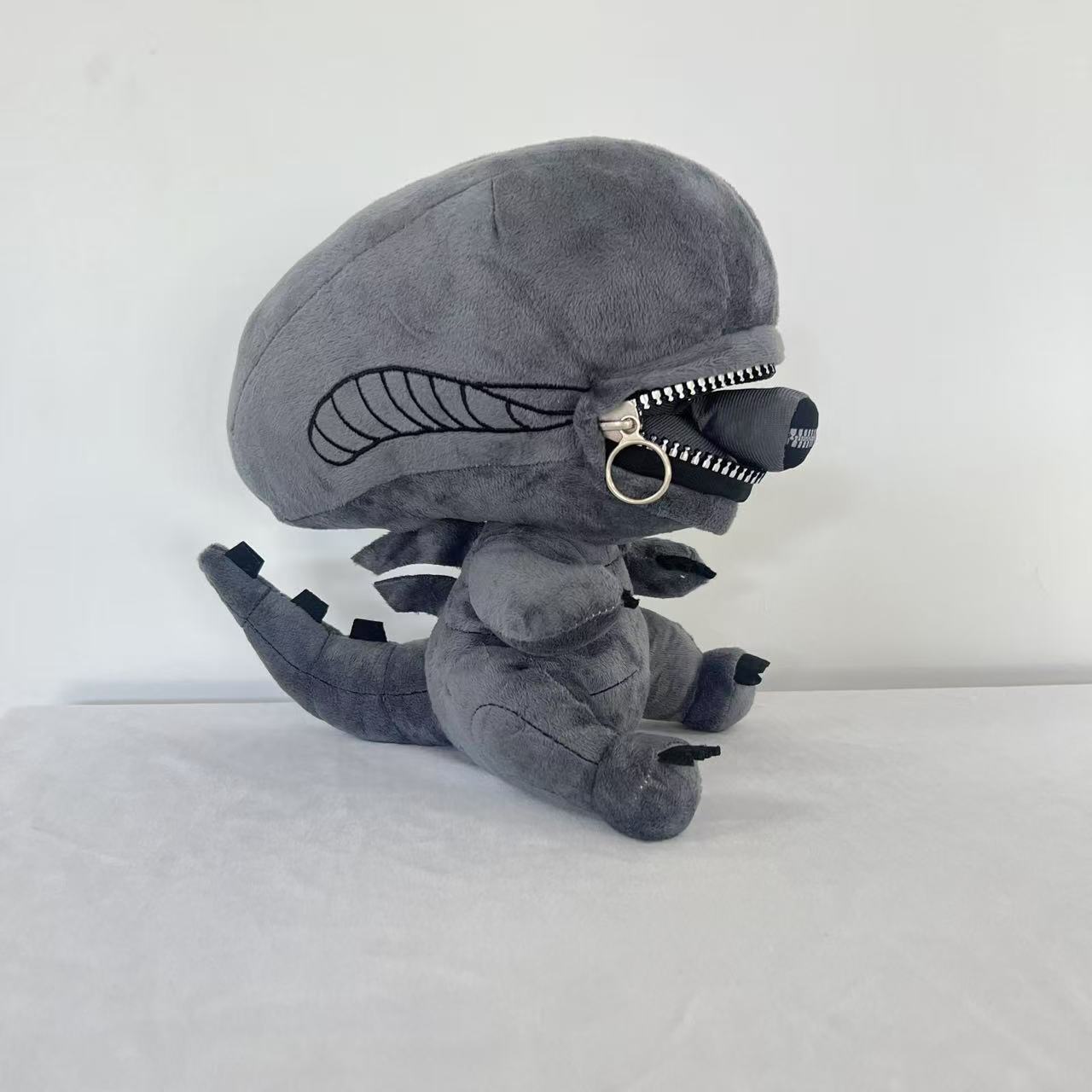 Xenomorph Kids Toys - Alien Xenomorph Plush Toy with Zipper