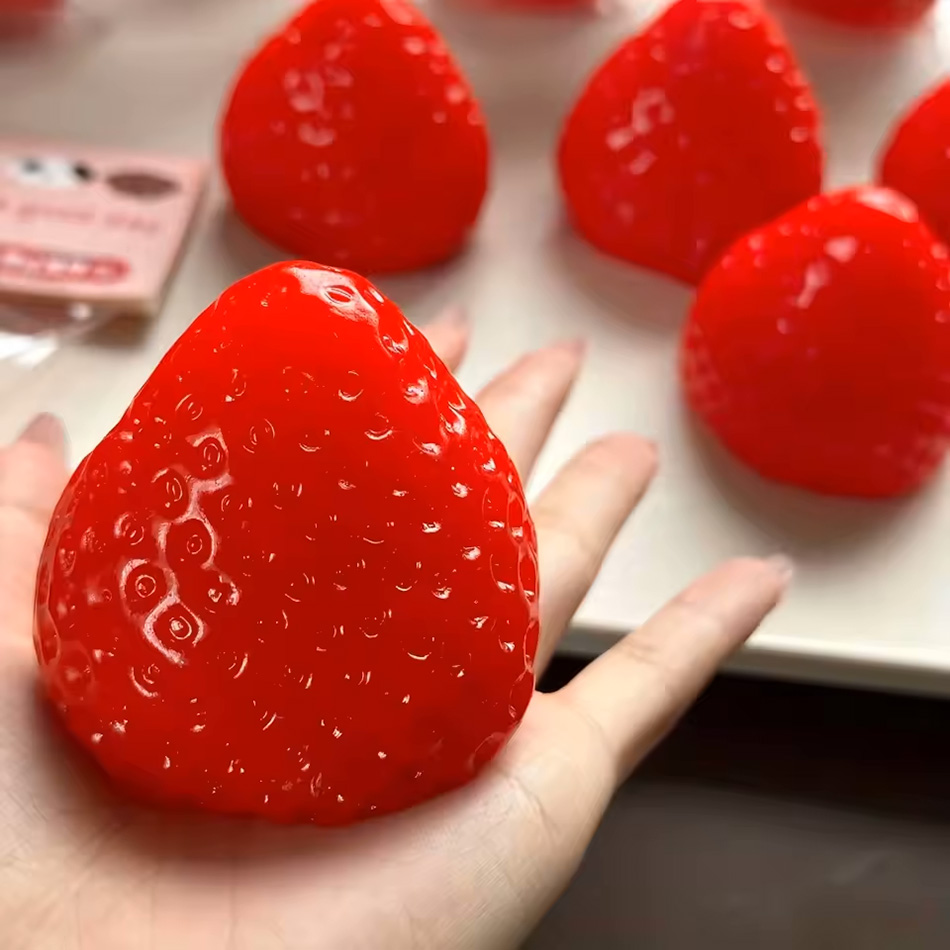 New Squishy Big Strawberry Squ - đánh giá và giá Kids Toys Entertainer